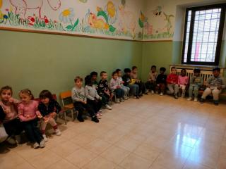 Mi presento: chi sta posando per l’artista