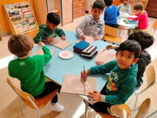 Mi presento: chi sta posando per l’artista