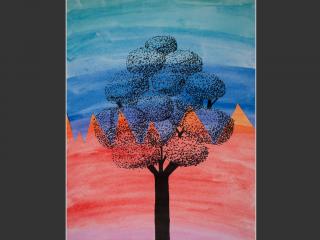 L’albero in un paesaggio cromatico.