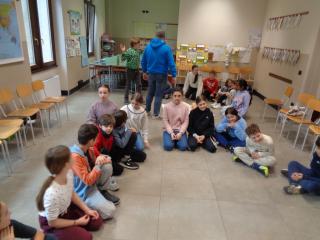 “Un battito di maniI”