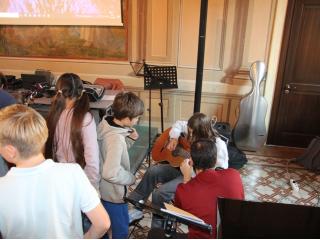 Laboratorio di conoscenza degli strumenti musicali