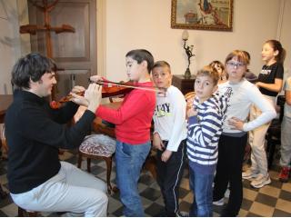 Laboratorio di conoscenza degli strumenti musicali